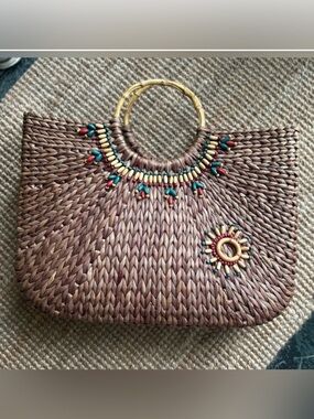 Oversized straw bag